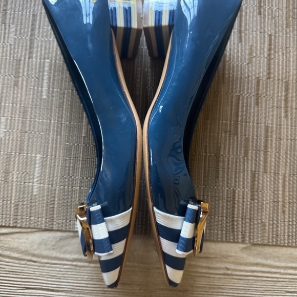 Ferragamo square 1.25 inch heel - Picture 3 of 10